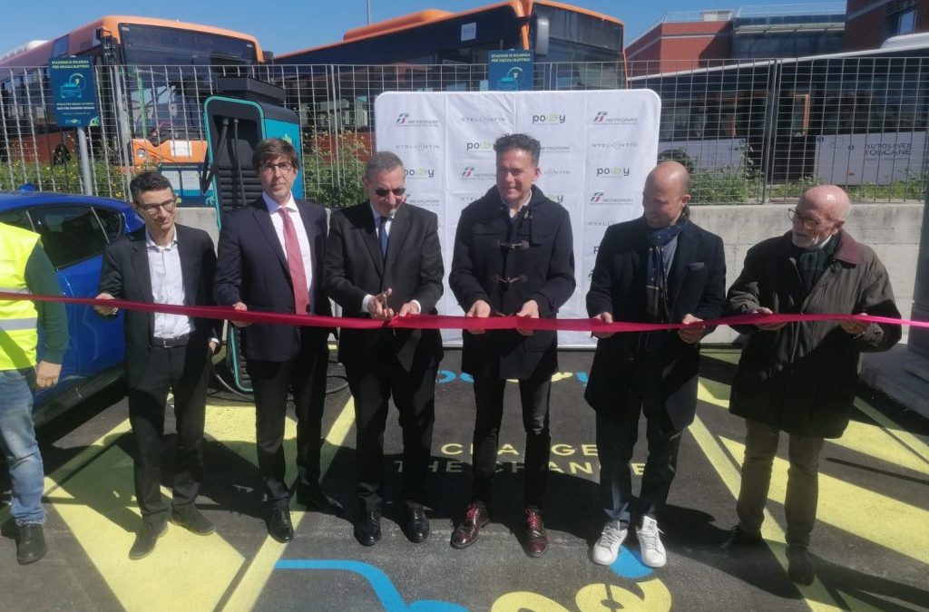Pisa, al via la prima attivazione di colonnine di ricarica elettrica tra Metropark, società controllata di sistemi urbani del gruppo FS e Powy, partner del gruppo Stellantis